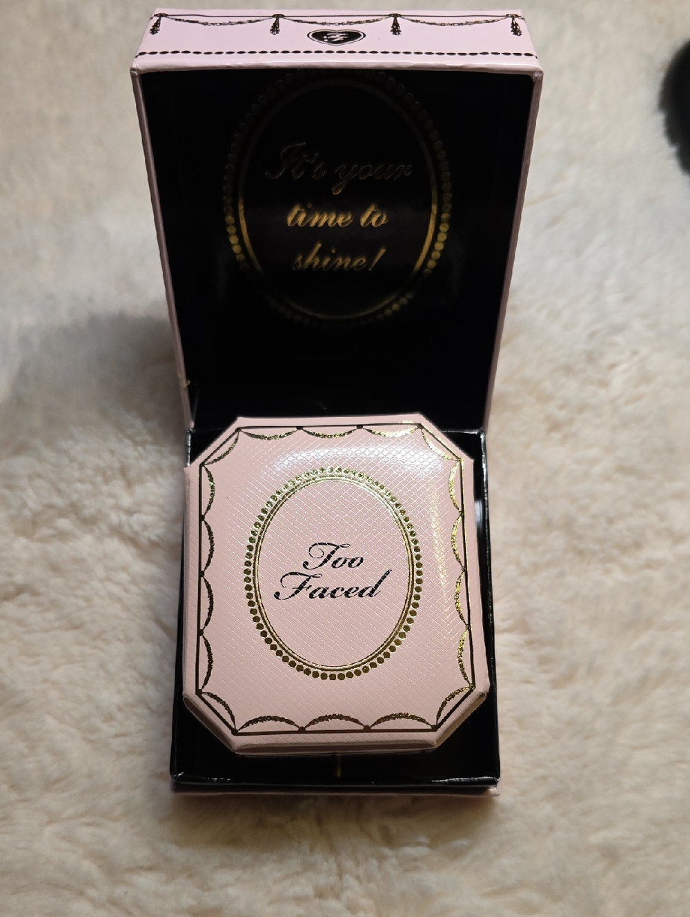 Too Faced Pink & Gold Compact Highlighter